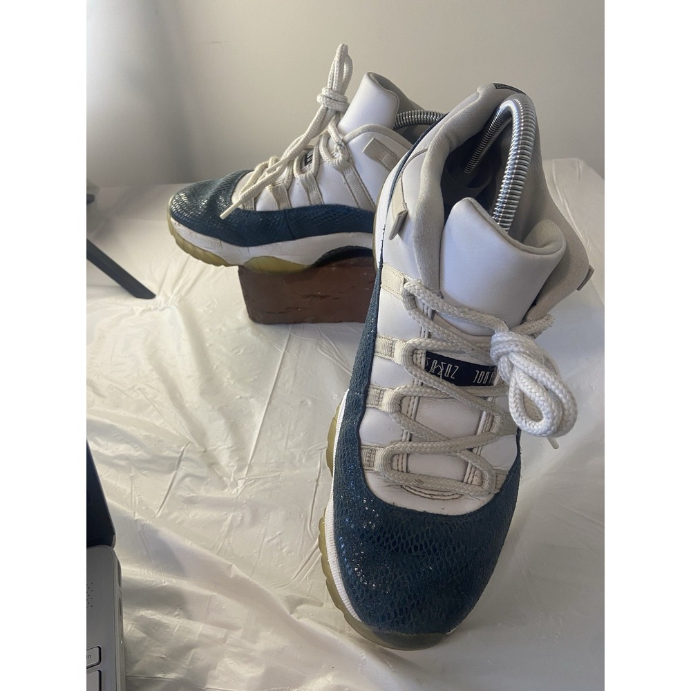 Men's 2019 Nike Air Jordan Retro 11 Low Snakeskin‎ Sneakers-Size 10.5-No Insoles